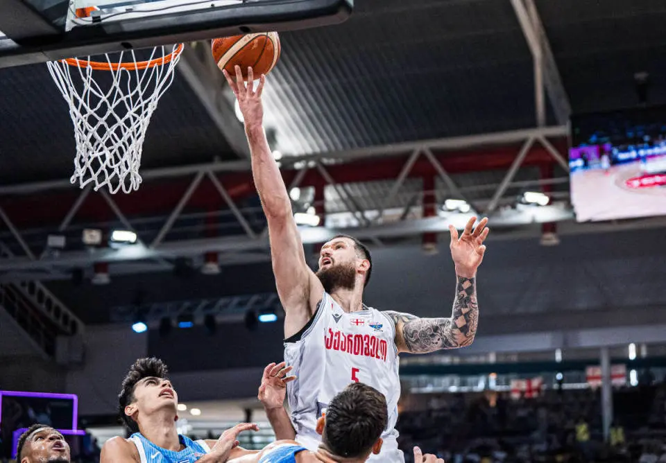 一个没有出, 替补内线面 一个没有出, 替补内线面