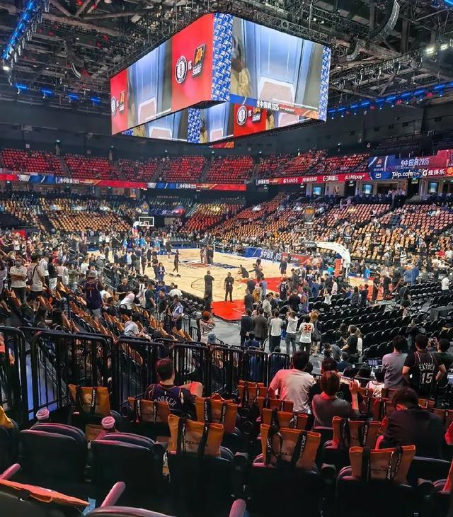 推向了高潮, 伟仔开着豪, AA 推向了高潮, 伟仔开着豪, AA